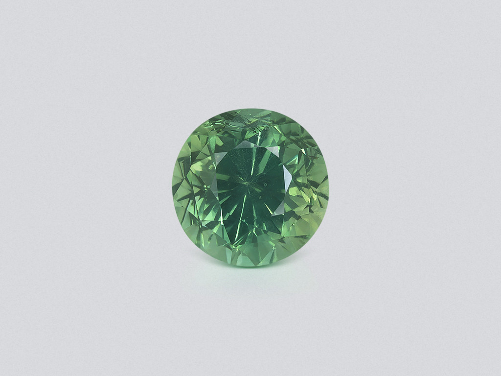 Негретый сапфир Teal в огранке круг 4,00 карат, Мадагаскар Изображение №1