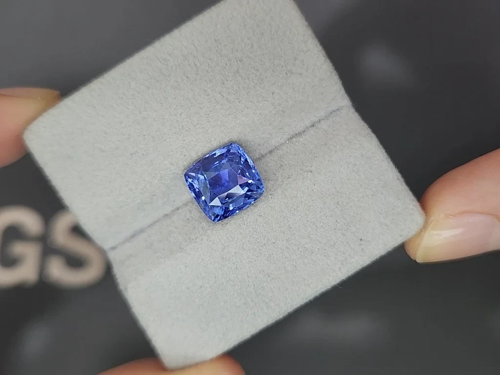 Лот №5. Негретый Cornflower Blue сапфир в огранке кушон 4,59 карат, Шри-Ланка Изображение №4