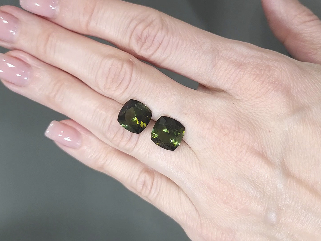 Пара верделитов из Мадагаскара 10,81 карата Изображение №3