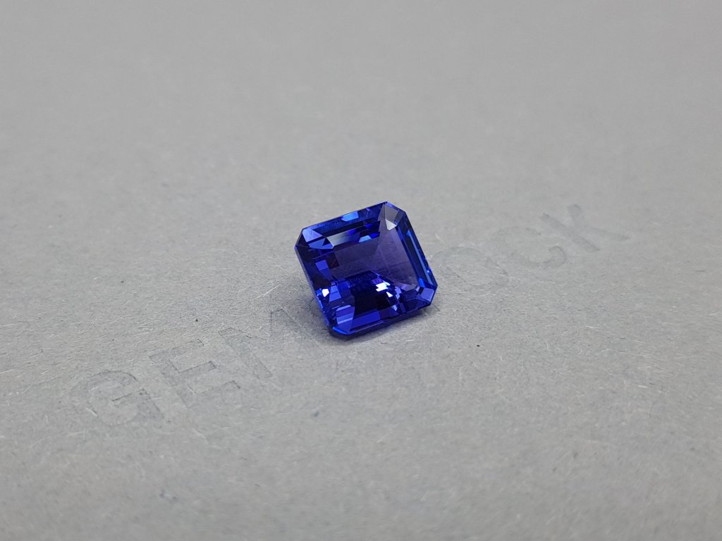 Кольцо с танзанитом цвета Royal blue 4,35 карата и бриллиантами в белом золоте 750 пробы Изображение №6