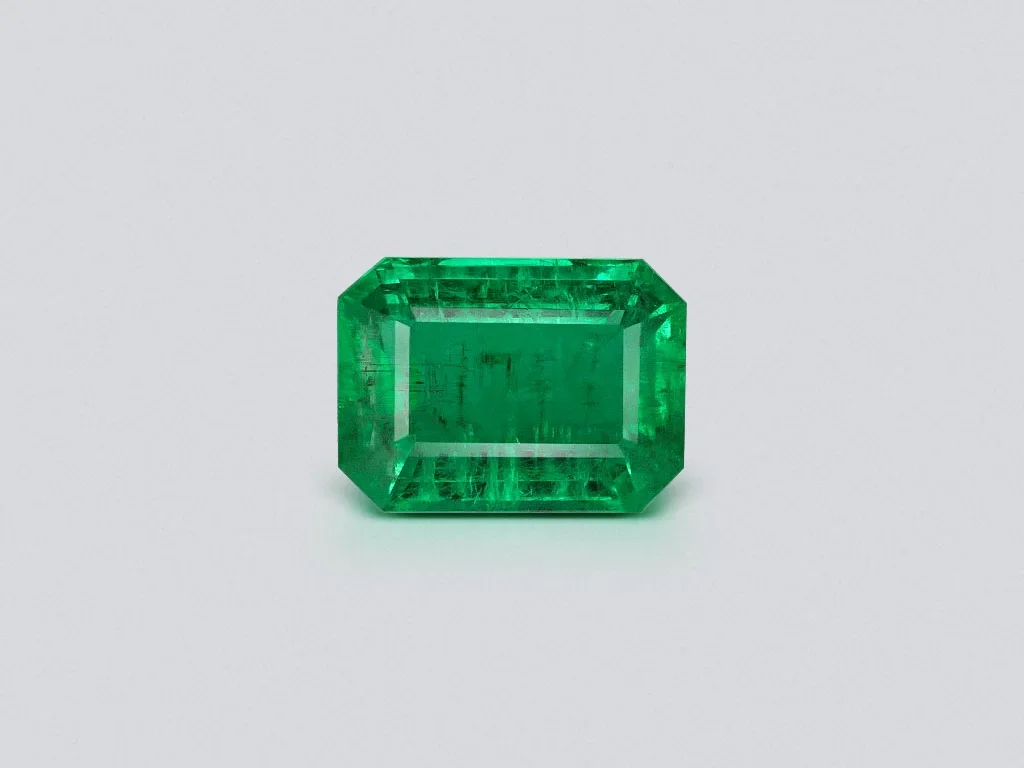 Изумруд цвета Vivid Green карат 3,97 в огранке октагон, Замбия Изображение №1