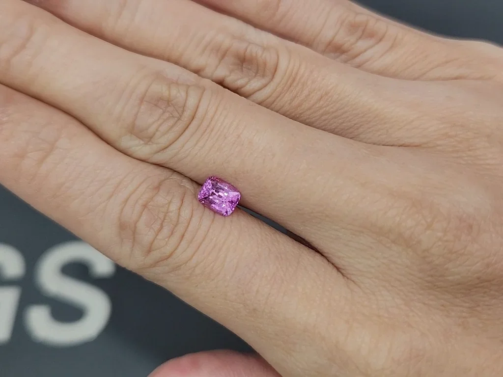 Негретый сапфир Baby Pink в огранке кушон 1,02 карата, Мадагаскар Изображение №2