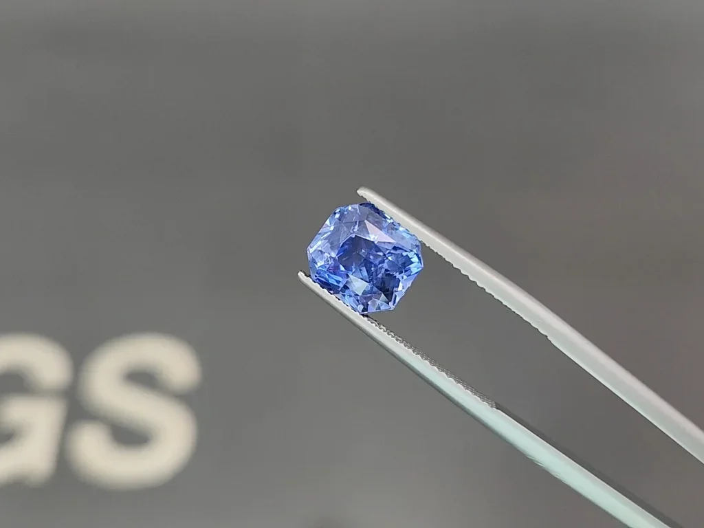Сапфир Cornflower Blue в огранке радиант 5,00 карата, Шри-Ланка Изображение №3