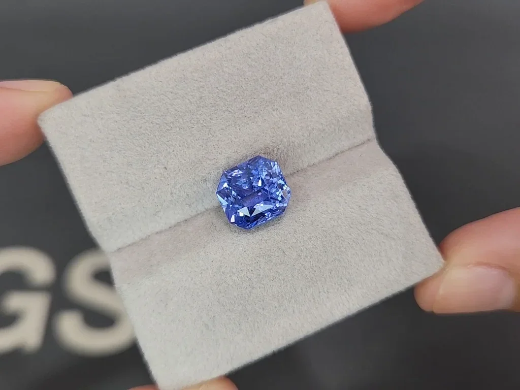 Сапфир Cornflower Blue в огранке радиант 5,00 карата, Шри-Ланка Изображение №4