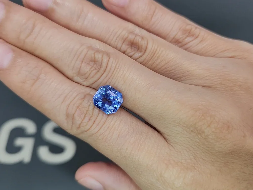 Сапфир Cornflower Blue в огранке радиант 5,00 карата, Шри-Ланка Изображение №2