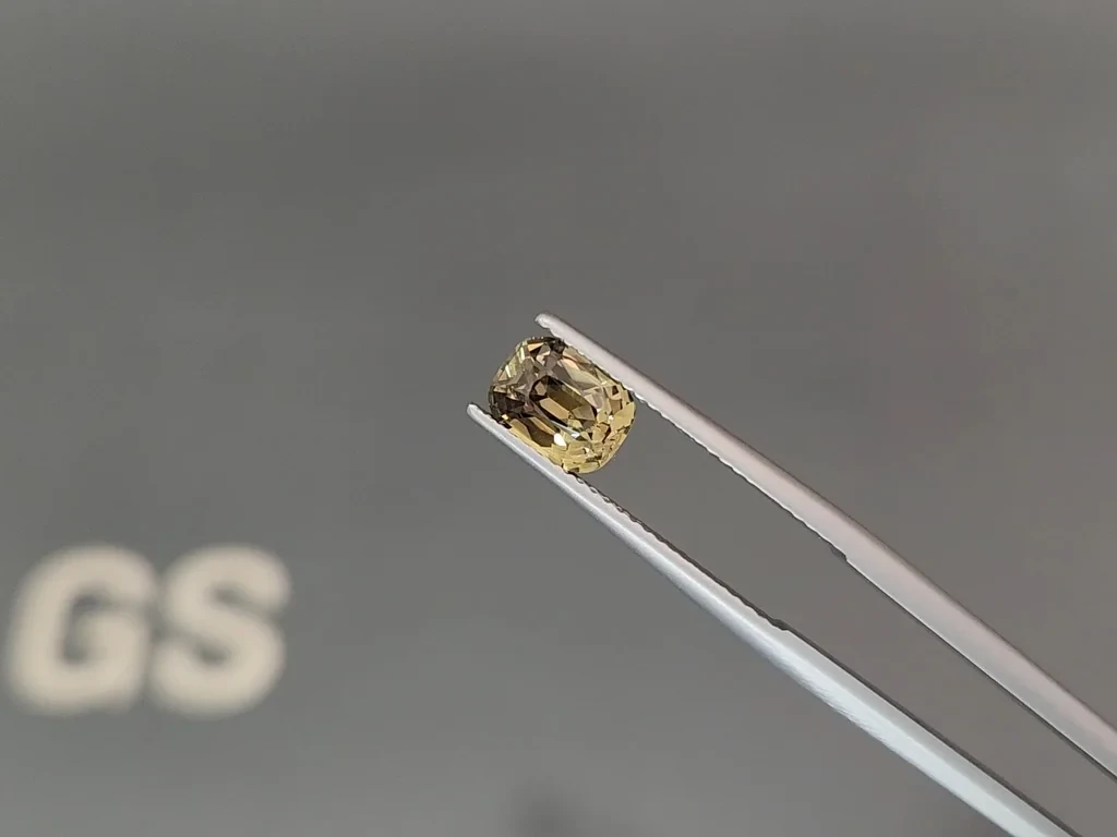 Негретый сапфир Teal в огранке кушон 1,74 карат, Мадагаскар Изображение №3