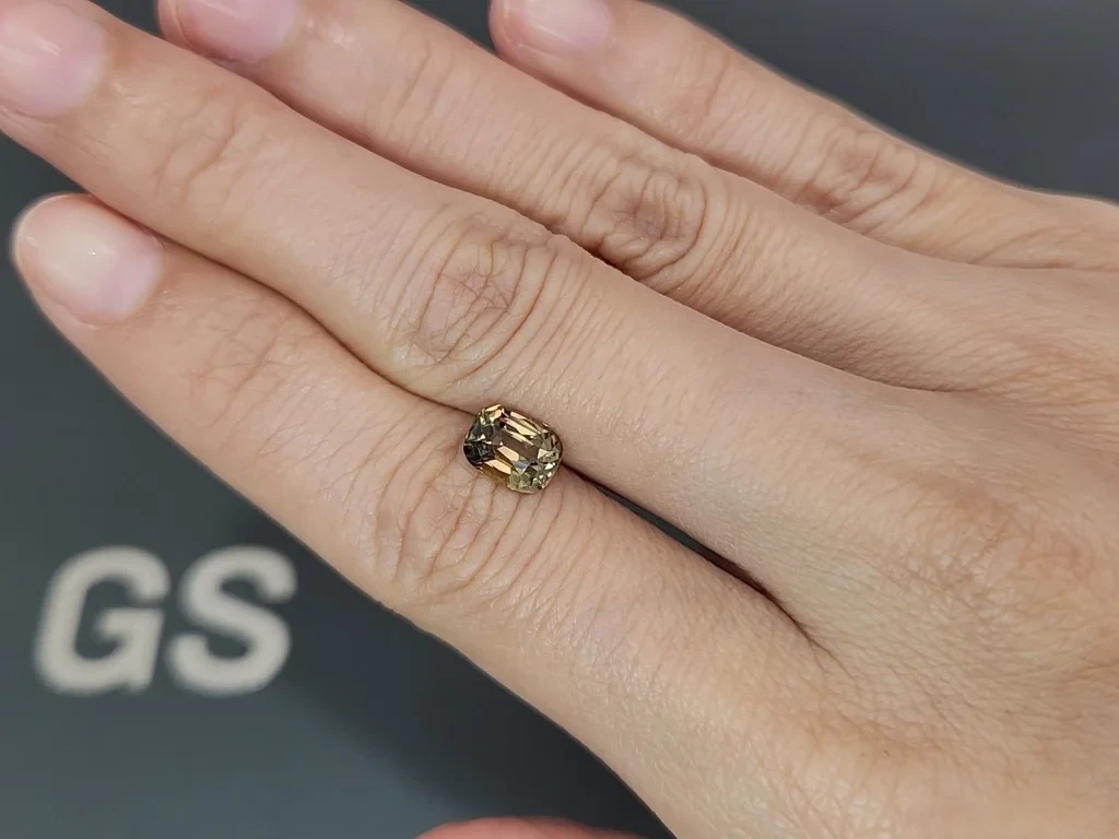 Негретый сапфир Teal в огранке кушон 1,74 карат, Мадагаскар Изображение №2