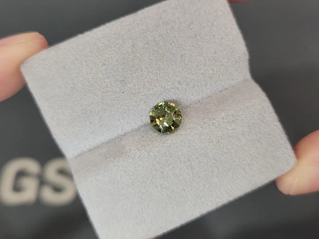 Негретый сапфир Teal в огранке круг 1,04 карат, Мадагаскар Изображение №4