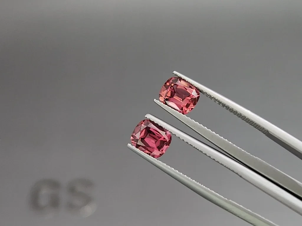 Сет гранатов родолитов в огранке кушон 4,26 карата, Мадагаскар Изображение №4