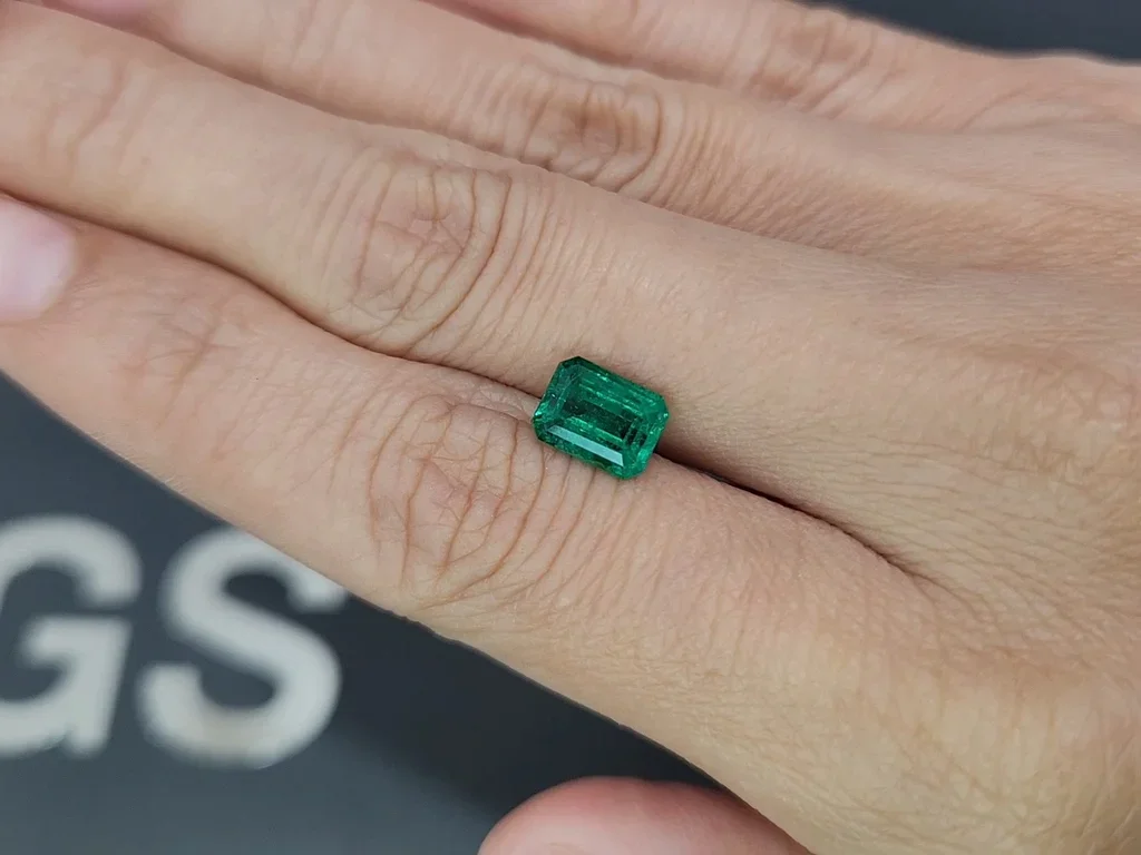 Изумруд Vivid Green в огранке октагон 1,54 карата, Пакистан Изображение №2