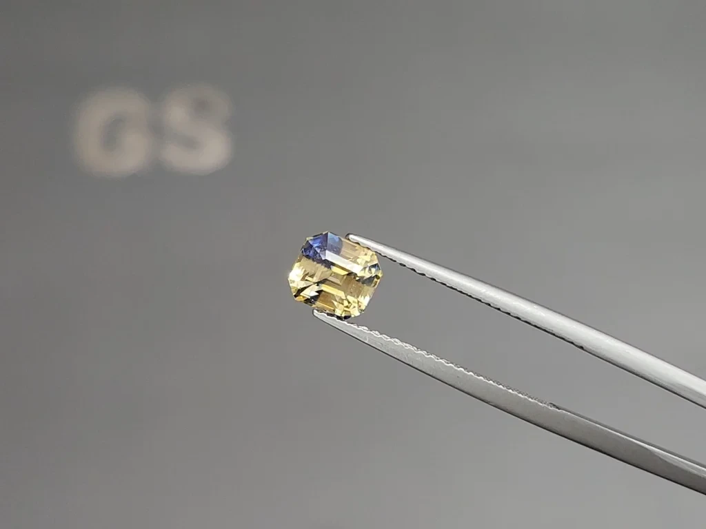 Негретый сапфир Bi-color в огранке октагон 2.16 карат, Мадагаскар Изображение №3