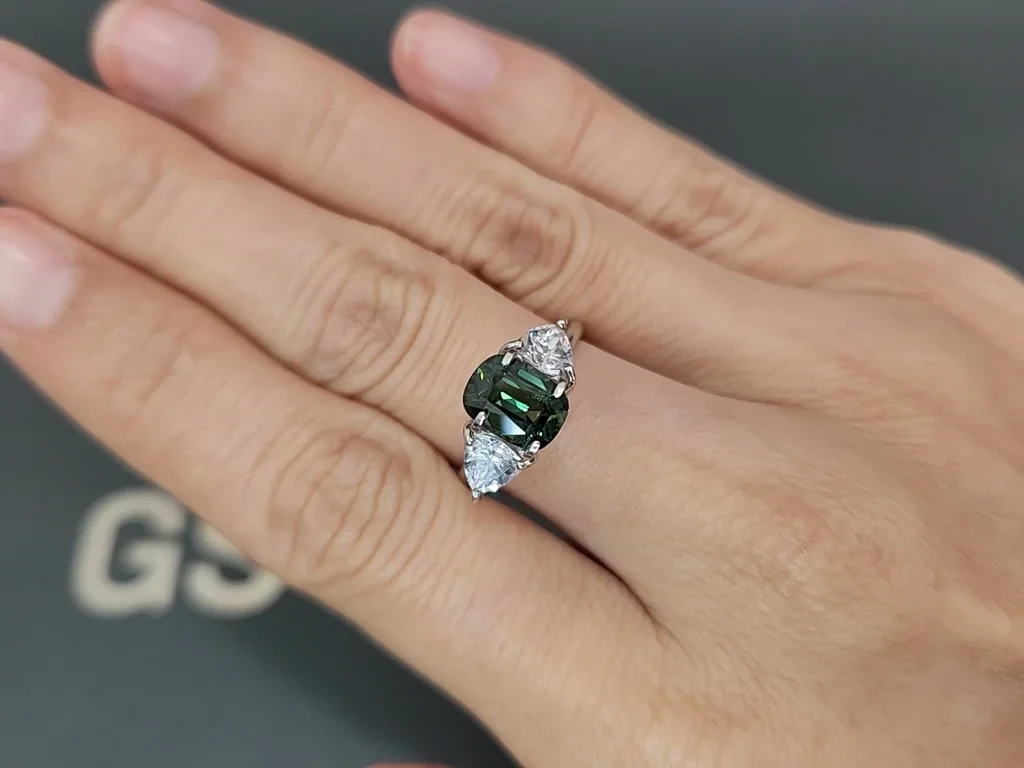 Сапфир Teal в огранке кушон 1,99 карат, Мадагаскар Изображение №5