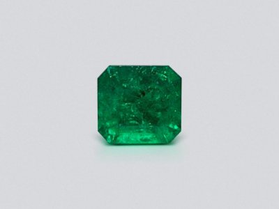 Изумруд Vivid Green из Колумбии в огранке октагон 1,60 карат photo