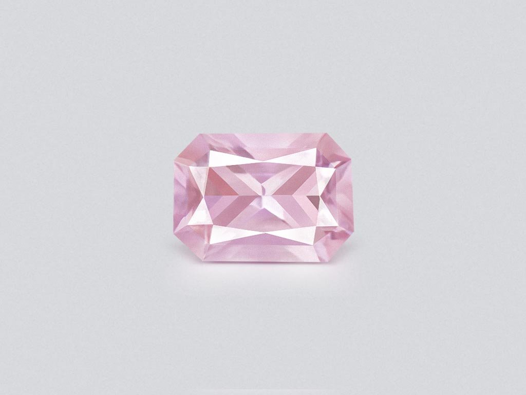 Нежно-розовый сапфир (Baby Pink) в огранке радиант 1,04 карата, Мадагаскар Изображение №1