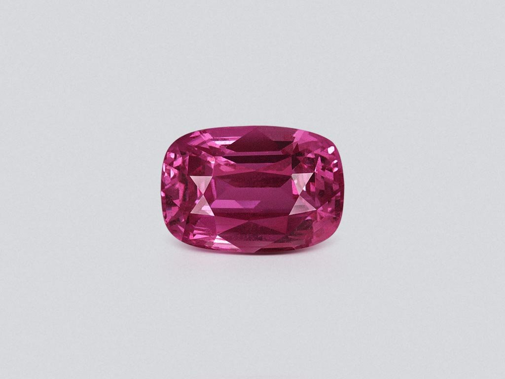 Vivid pink розовая шпинель Махенге в огранке кушон 3,11 карата, Танзания Изображение №1