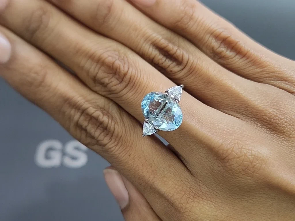 Аквамарин в огранке овал 4,69 карат, Мадагаскар  Изображение №5