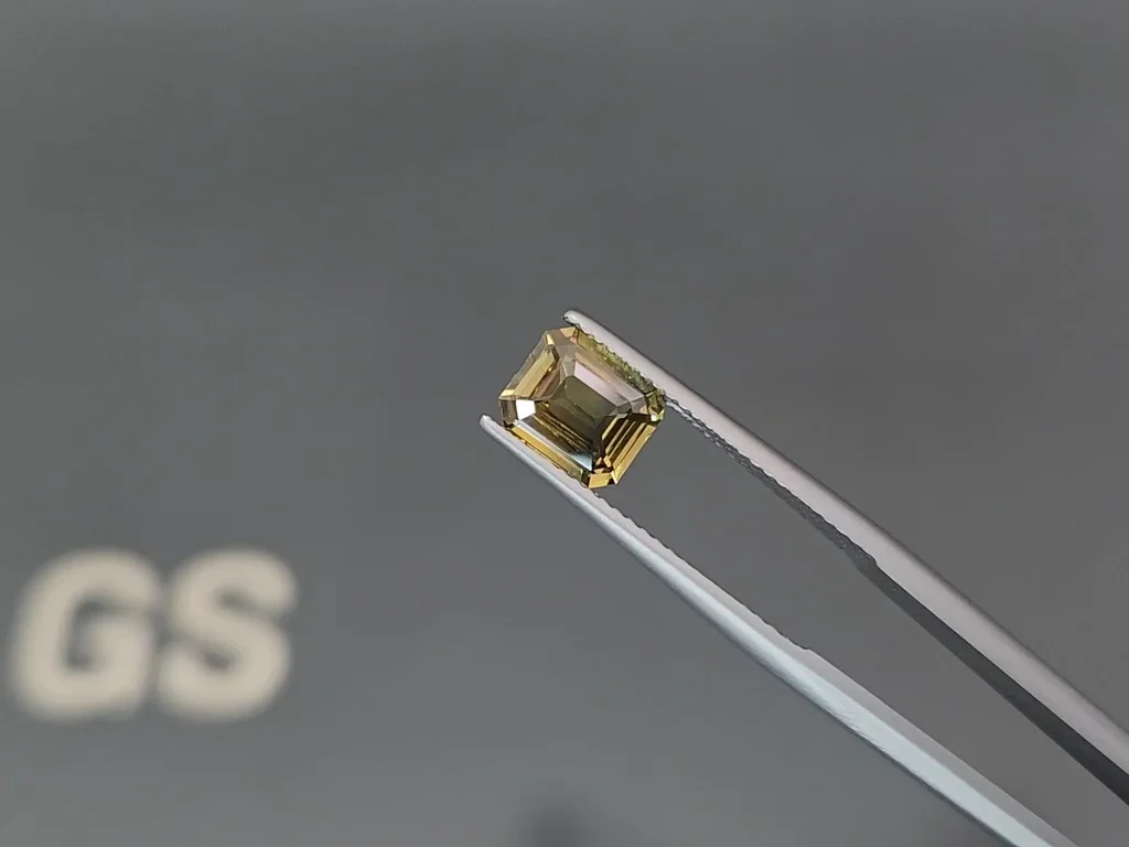 Негретый сапфир Teal в огранке октагон 1,63 карат, Шри-Ланка Изображение №3