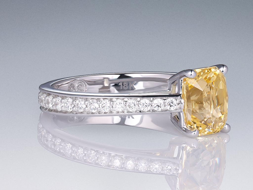 Кольцо с золотым сапфиром 2,06 карат и бриллиантами в белом золоте 750 пробы Изображение №2