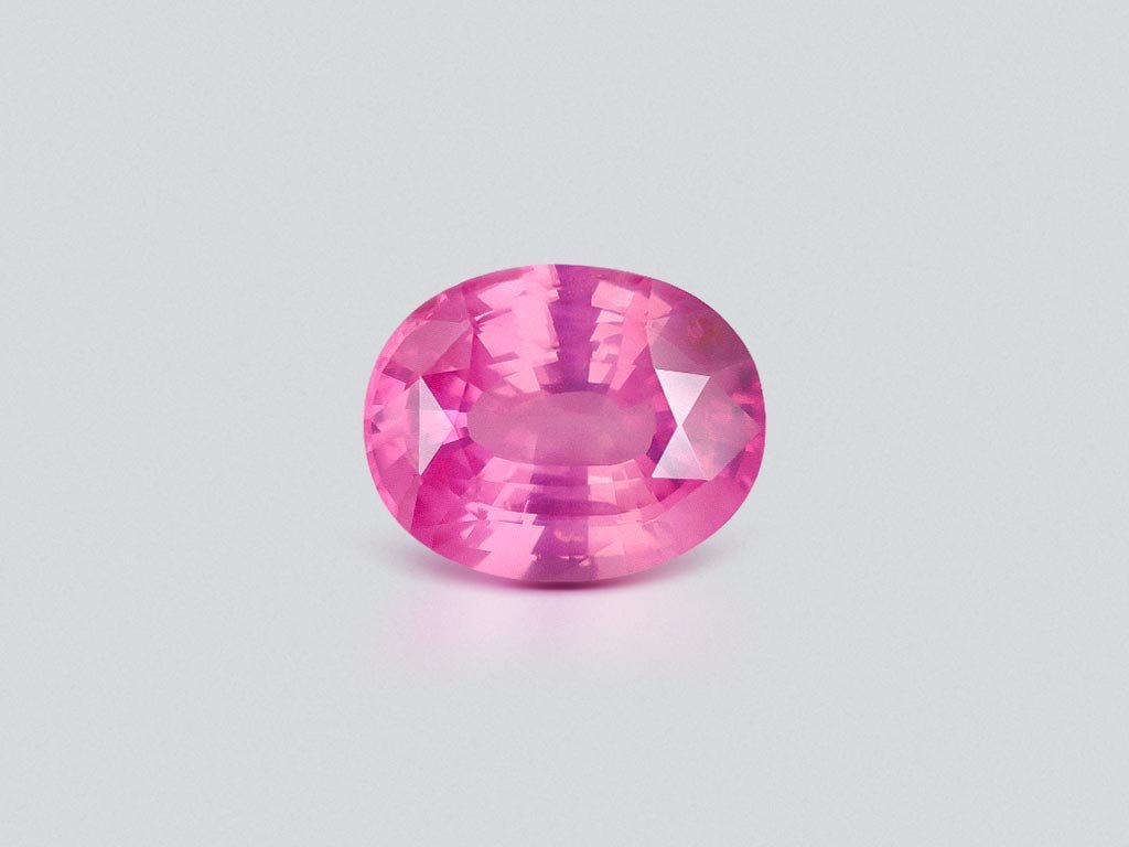 Негретый сапфир Vivid Pink в огранке овал 3,55 карата, Шри-Ланка Изображение №1