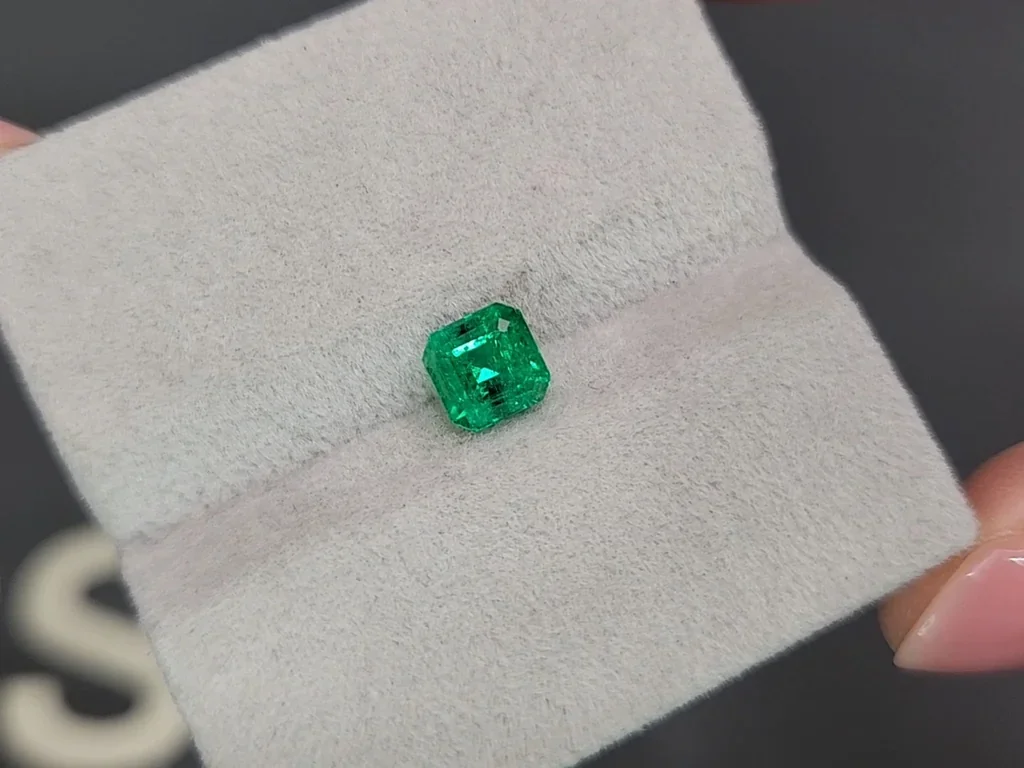 Изумруд Vivid Green в огранке ашер 1,13 карата, Панджшер Изображение №4