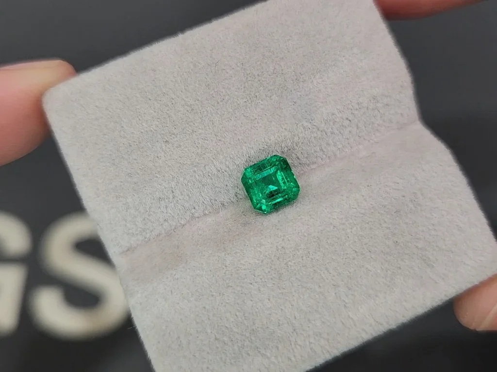 Изумруд Vivid Green в огранке ашер 1,13 карата, Панджшер Изображение №4