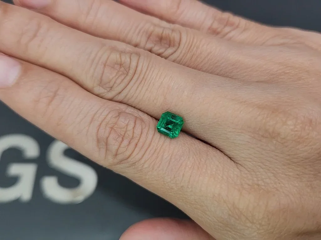 Изумруд Vivid Green в огранке ашер 1,13 карата, Панджшер Изображение №2