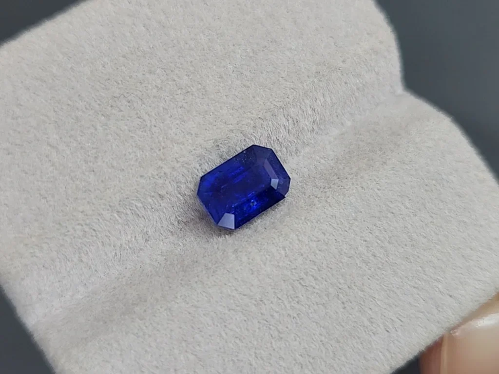 Сапфир Cornflower Blue в огранке октагон 1,98 карат, Шри-Ланка Изображение №4