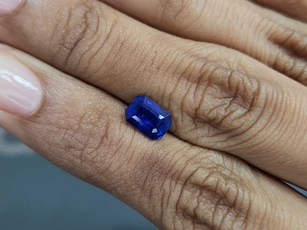 Сапфир Cornflower Blue в огранке октагон 1,98 карат, Шри-Ланка Изображение №2