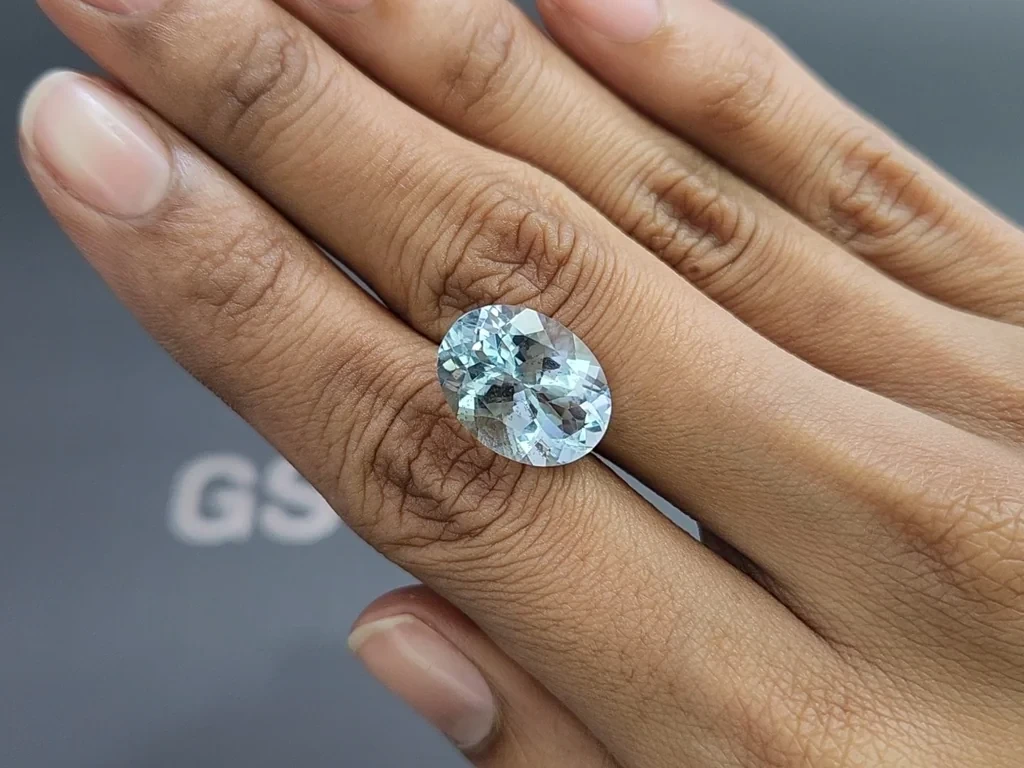 Аквамарин в огранке овал 9,20 карат, Мадагаскар  Изображение №2