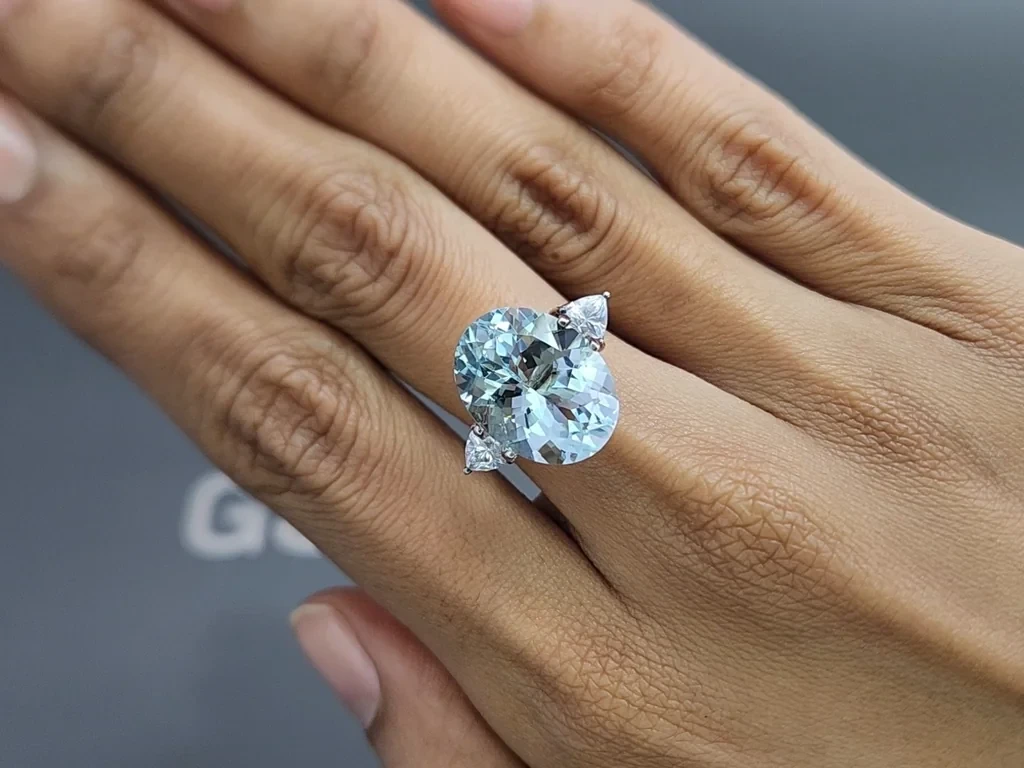 Аквамарин в огранке овал 9,20 карат, Мадагаскар  Изображение №5