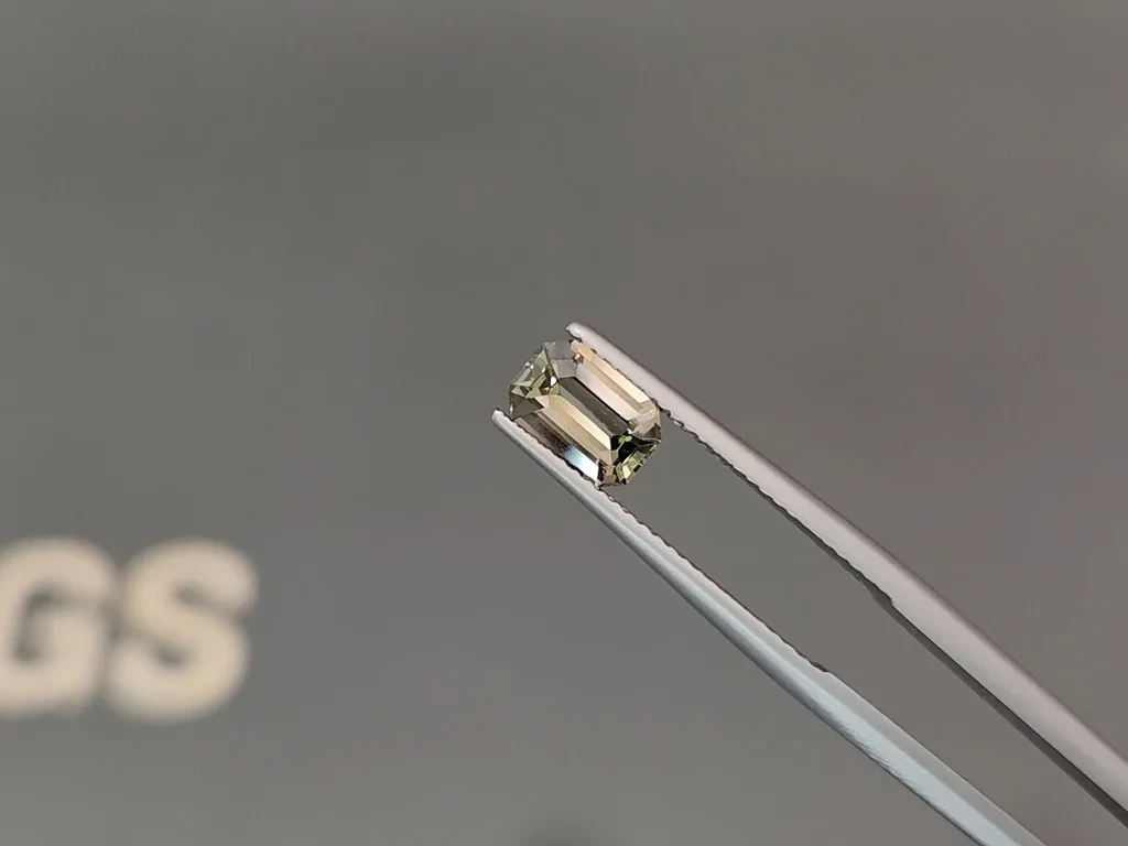 Негретый сапфир Teal в огранке октагон 1,36 карат, Шри-Ланка Изображение №3