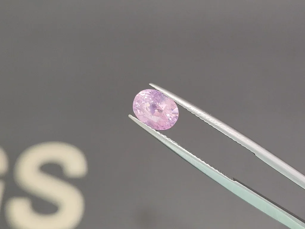 Негретый сапфир Baby Pink в огранке овал 2,08 карата, Шри-Ланка Изображение №3