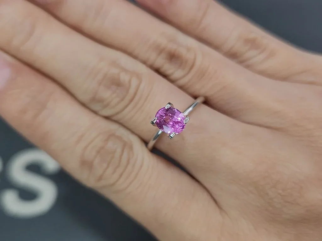 Сапфир Baby Pink в огранке овал 1,13 карат, Мадагаскар  Изображение №5