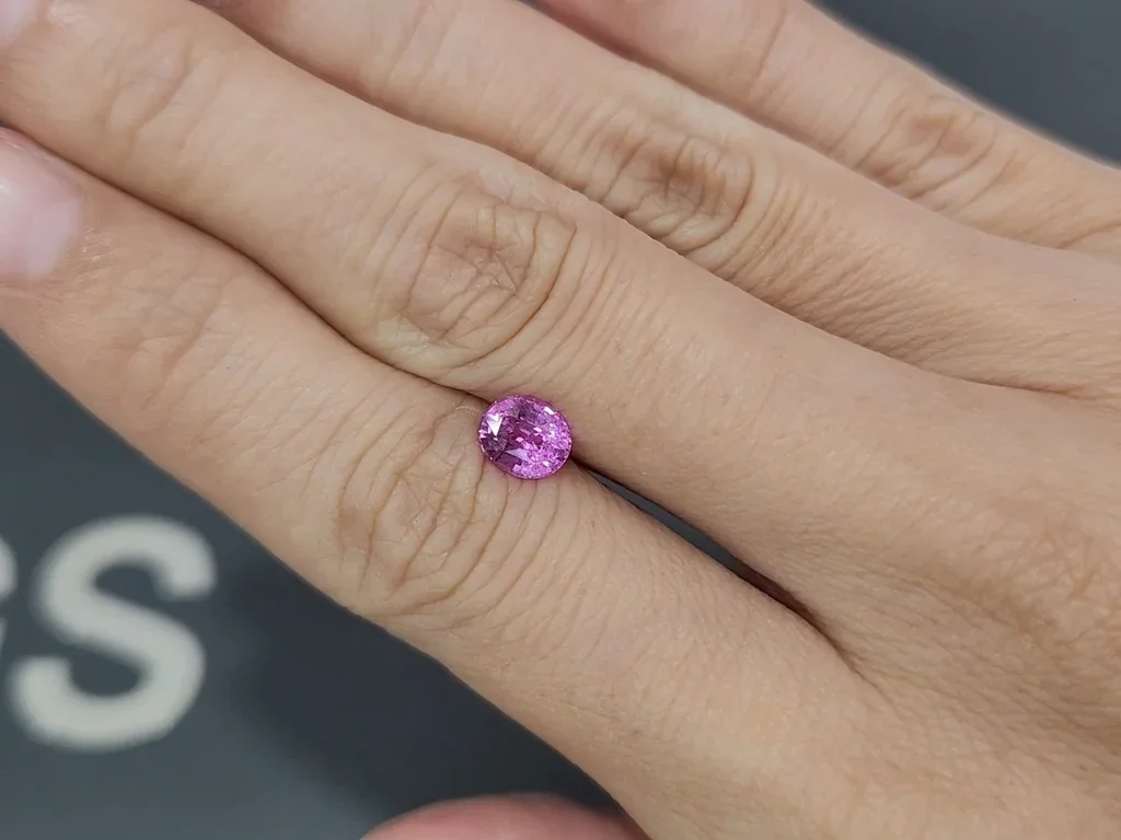 Сапфир Baby Pink в огранке овал 1,13 карат, Мадагаскар  Изображение №2