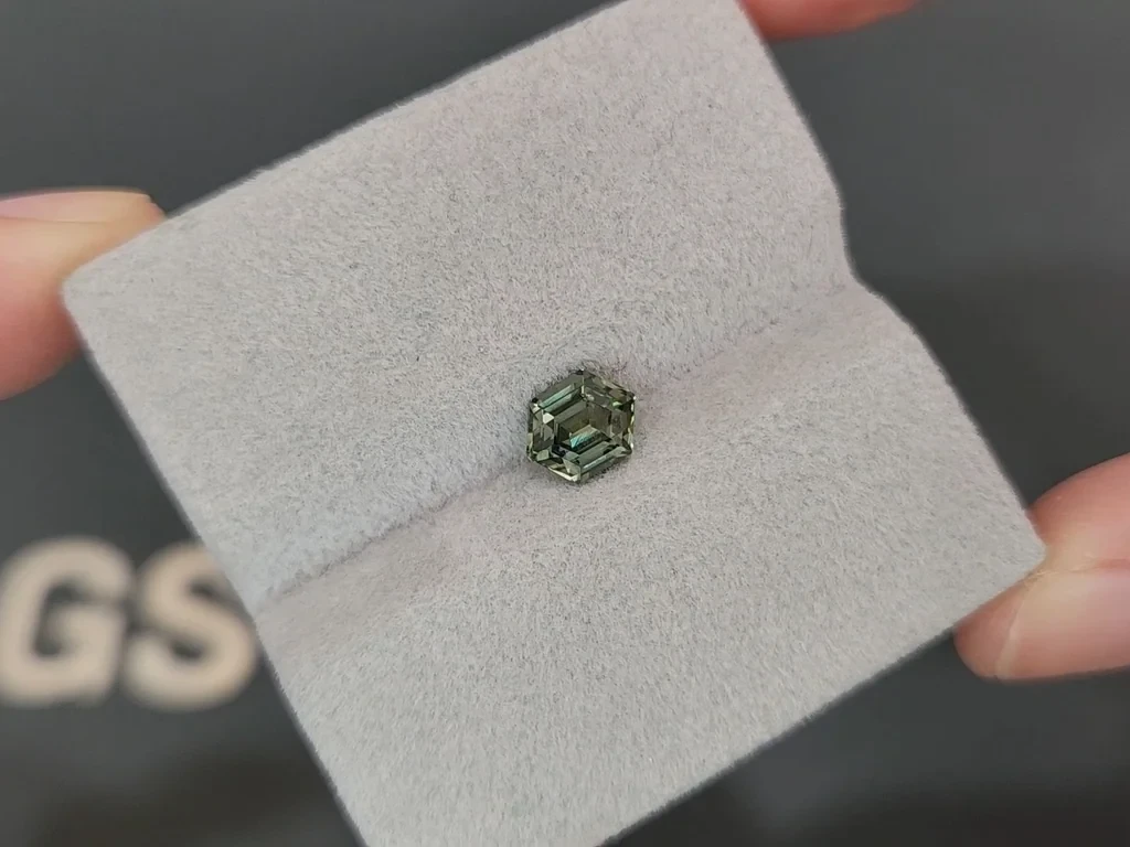 Негретый сапфир Teal в огранке в фантазийной огранке 1,20 карат, Мадагаскар Изображение №4