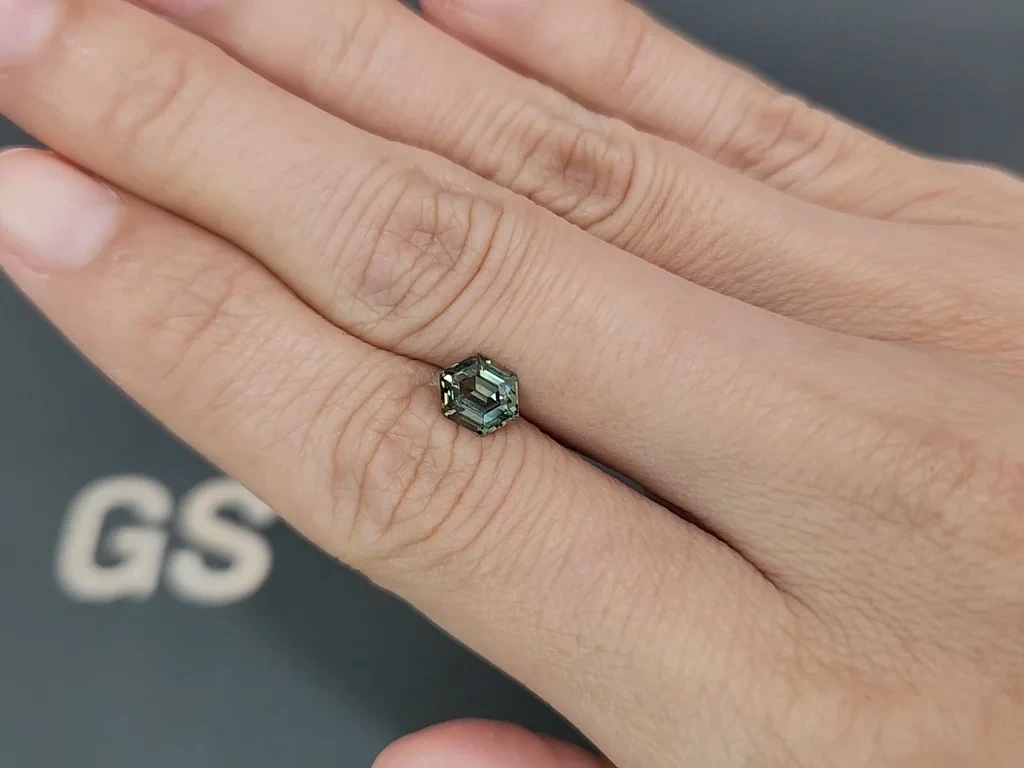 Негретый сапфир Teal в огранке в фантазийной огранке 1,20 карат, Мадагаскар Изображение №2