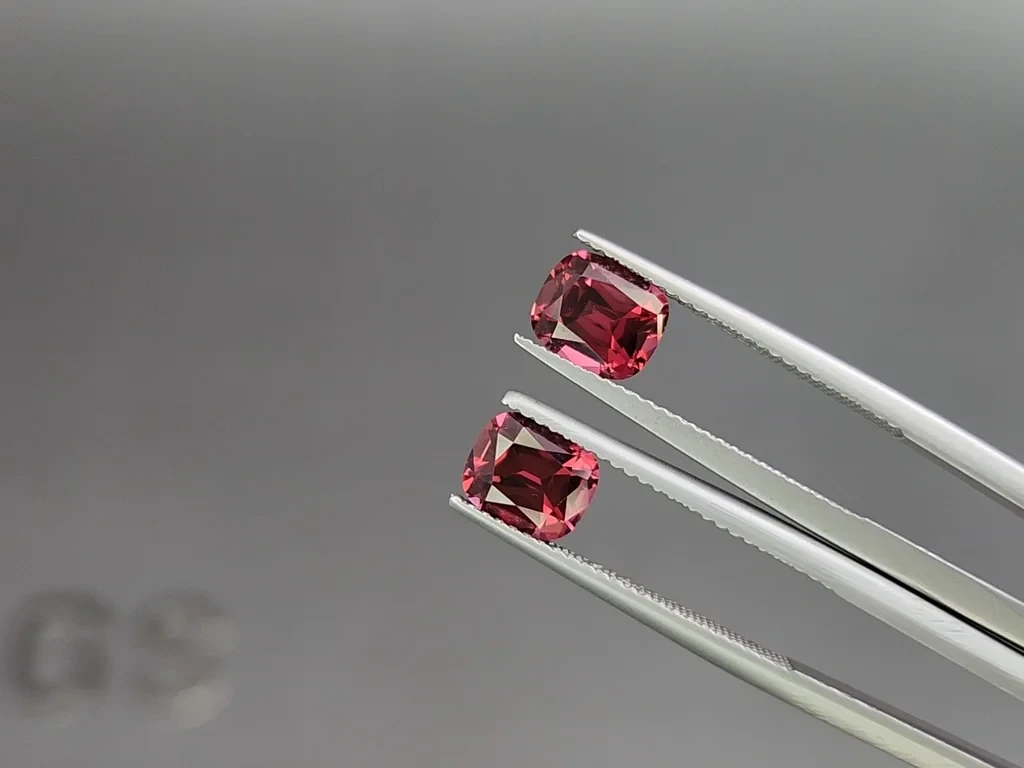 Сет гранатов родолитов в огранке кушон 5,84 карата, Мадагаскар Изображение №3