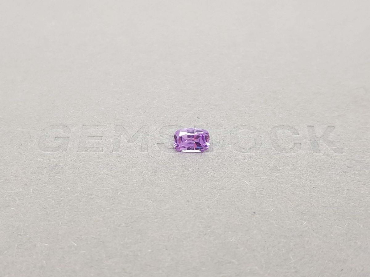 Негретый пурпурный сапфир в огранке кушон 0,56 карат фото №1