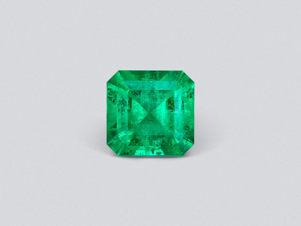 Изумруд топового цвета Muzo Green в огранке октагон 3,93 карата, Колумбия Изображение №1