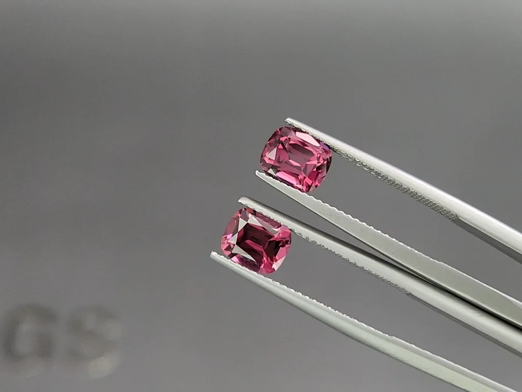 Сет гранатов родолитов в огранке кушон 5,75 карат, Мадагаскар Изображение №3