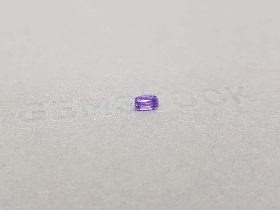 Фиолетовый сапфир в огранке кушон 0,34 карата Изображение №2