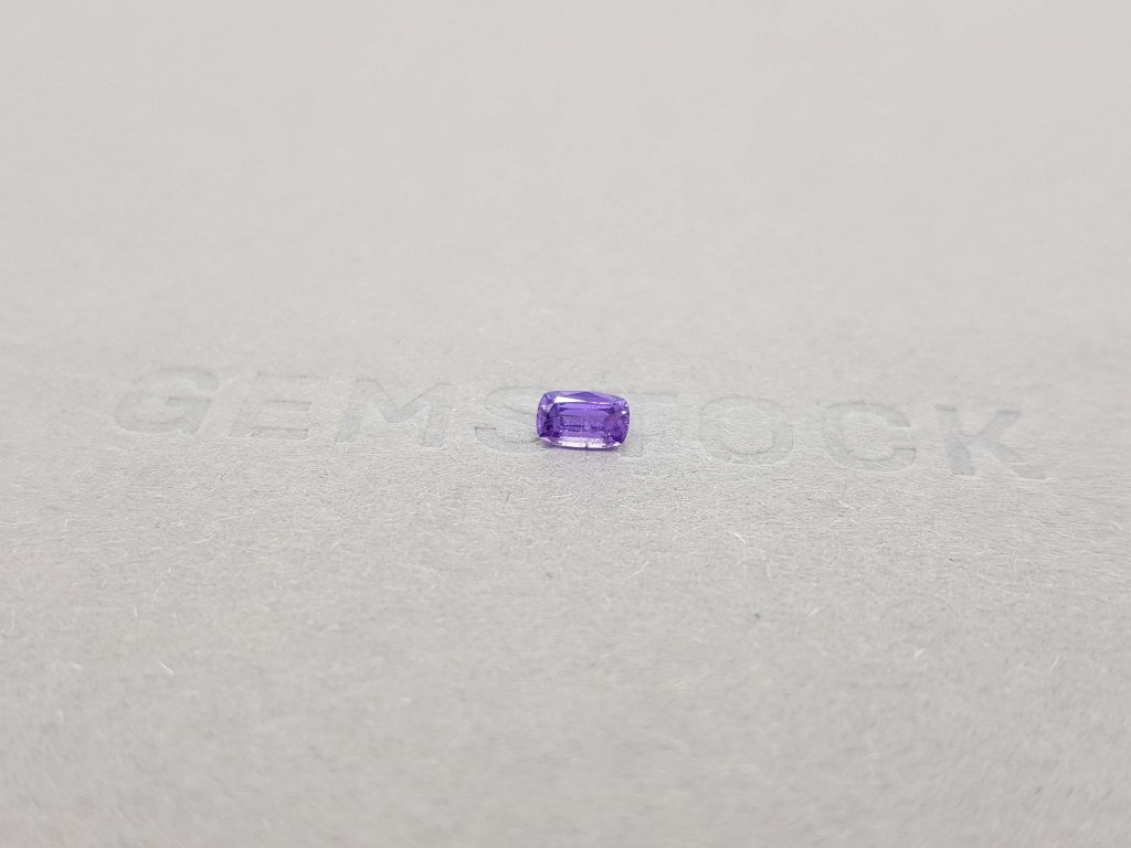 Фиолетовый сапфир в огранке кушон 0,34 карата Изображение №3
