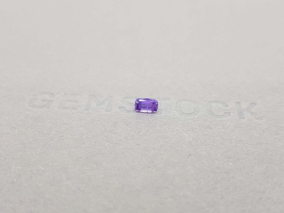 Фиолетовый сапфир в огранке кушон 0,34 карата Изображение №3