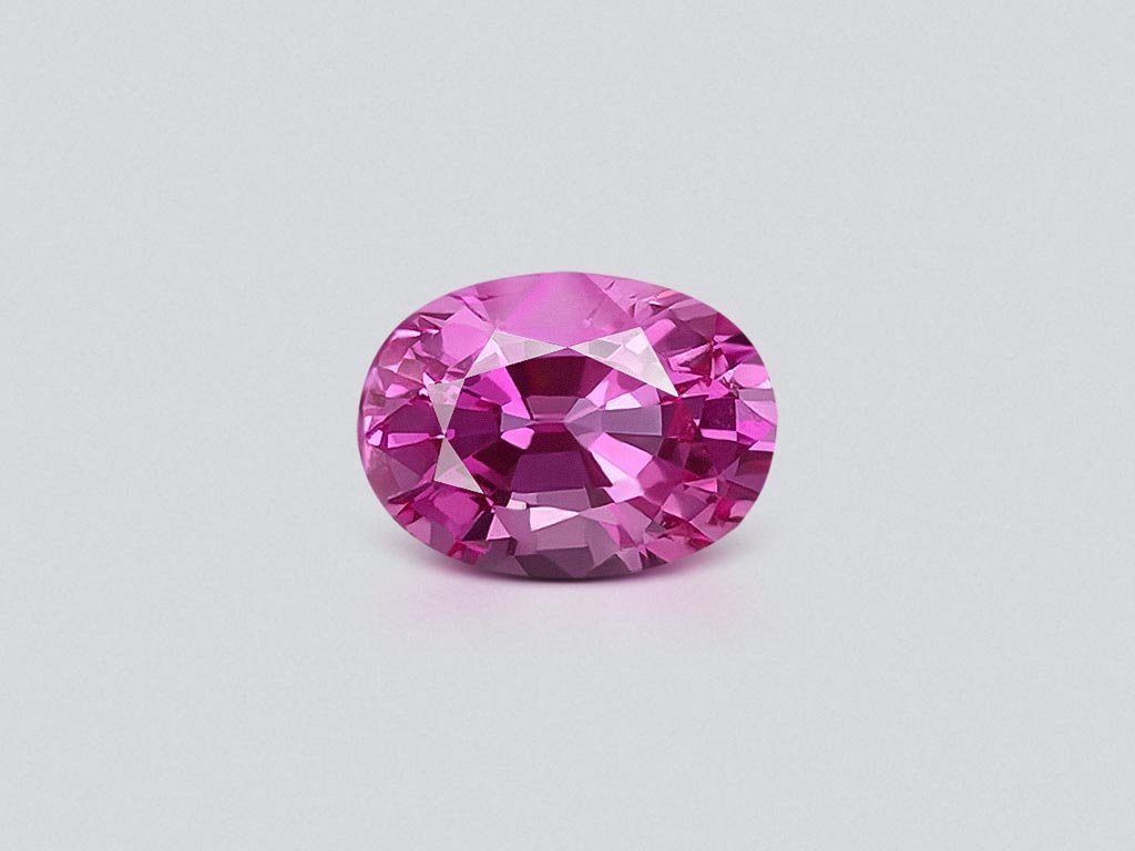  Розовый сапфир Hot pink в огранке овал 1,71 карата, Шри-Ланка Изображение №1