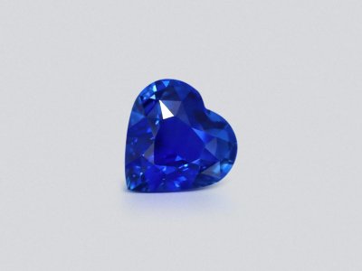Негретый синий сапфир Royal blue в огранке сердце 3,04 карата, Шри-Ланка photo