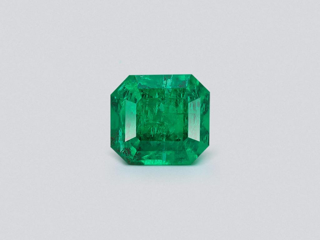Изумруд Vivid Green в огранке ашер 0,99 карата, Панджшер Изображение №1