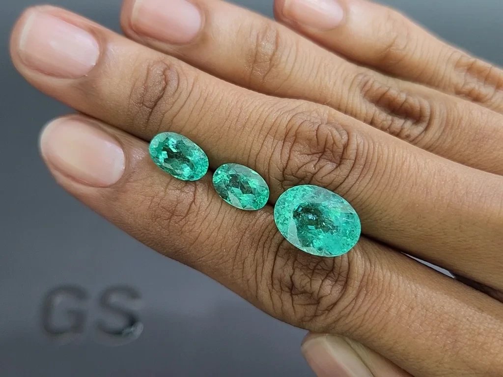 Сет неоново-зеленых турмалинов Параиба в огранке овал 11,06 карат, Мозамбик Изображение №2