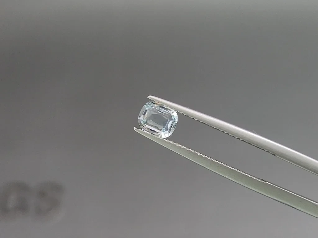 Аквамарин в огранке кушон 0,48 карат, Мадагаскар  Изображение №3