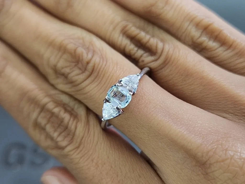 Аквамарин в огранке кушон 0,48 карат, Мадагаскар  Изображение №5