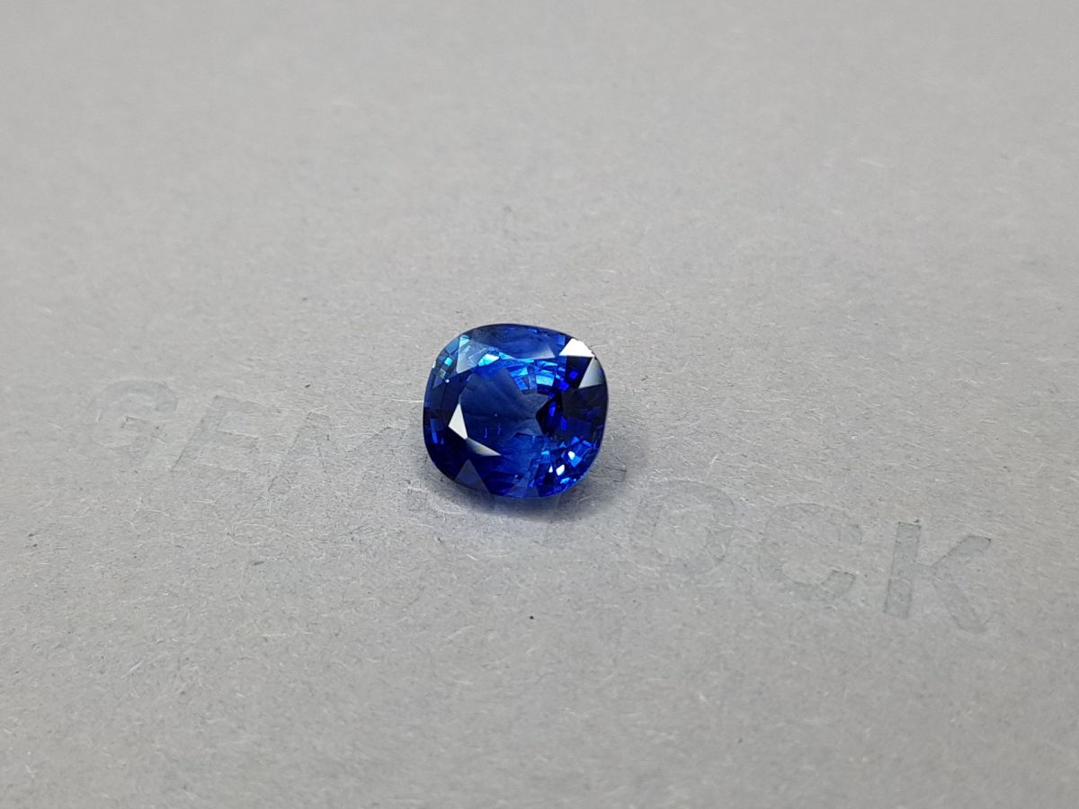 Насыщенный синий сапфир из Шри-Ланки 4,94 карата фото №3